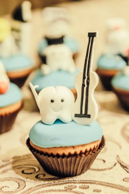 Diş kahraman top kek