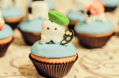 Diş kahraman top kek