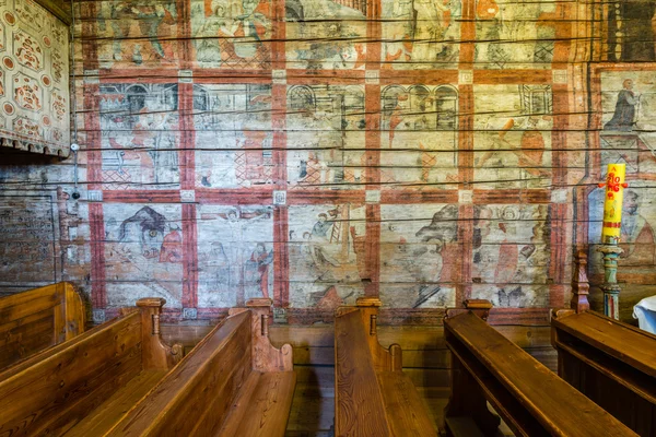 Grywald, POLONIA - 11 de agosto de 2016; Interior de madera del siglo XV —  Fotos de Stock
