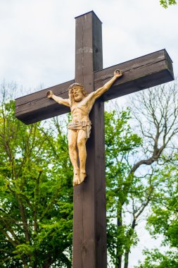 Haç - çarmıha gerilmiş İsa çarmıhta asılı 