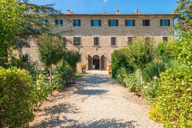 Geleneksel İtalyan Tuscany çiftlik - Bahçe ile çevrili kırsal villa