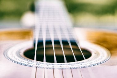 Akustik gitar Köprüsü ve dizeleri yakın - makro