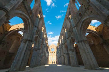 Ortaçağ San Galgano manastır kalıntıları iç görünüm 