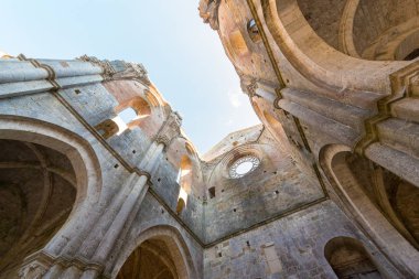 Ortaçağ San Galgano manastır kalıntıları iç görünüm 