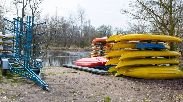 Rental kayaks and canoes at Welna River Wielkopolska — Stock Photo, Image