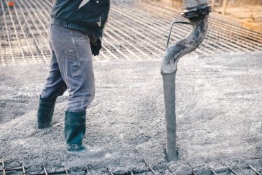 Ticari Betonlama binanın katları sırasında dökülen beton