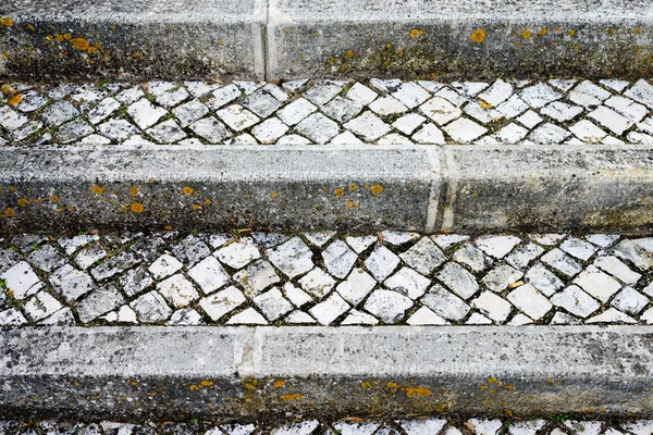 Oude stenen granieten trap — Stockfoto