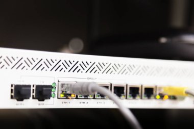 Internet modeme bağlı telekomünikasyon Ethernet kabloları