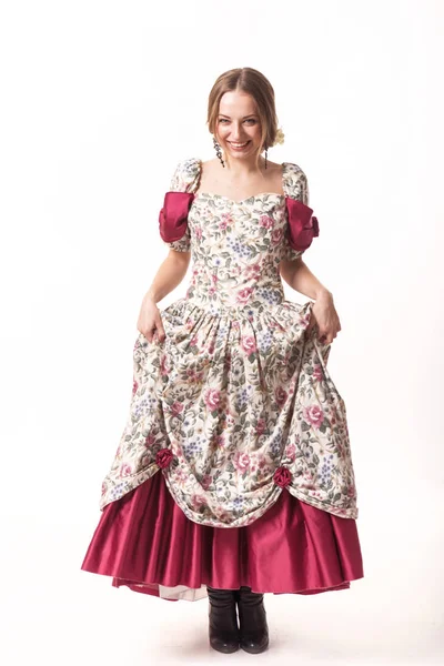 kız beyaz bir arka planda uzun elbise