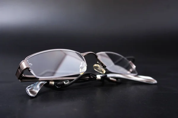 Könnyű olvasó szemüveg, fekete alapon — Stock Fotó