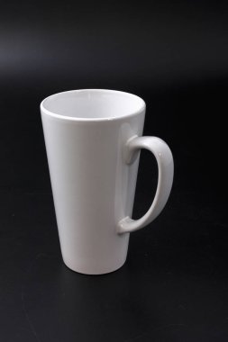 bardak boş termal transfer siyah bir zemin üzerine