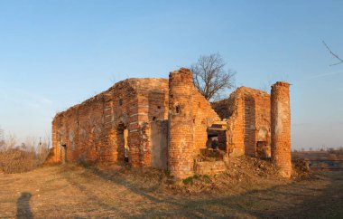 Beyaz Rusya, Gomel region, Kavurma kasaba. Tahrip Kormyanskaya Aziz Nikolaos Kilisesi.