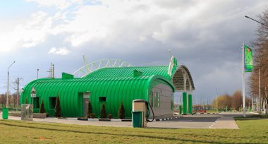 Gomel, Beyaz Rusya - 16 Nisan 2017: benzin istasyonu Belorusneft.