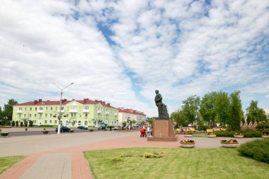 Slutsk, Belarus - 20 Mayıs 2017: Güzel Sovetskaya sokak Slutsk çok merkezi.