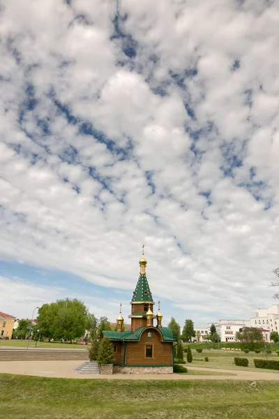 SLUTSK, BELARUS - 20 de maio de 2017: Capela Varvarinsky no centro de Slutsk . — Fotografia de Stock