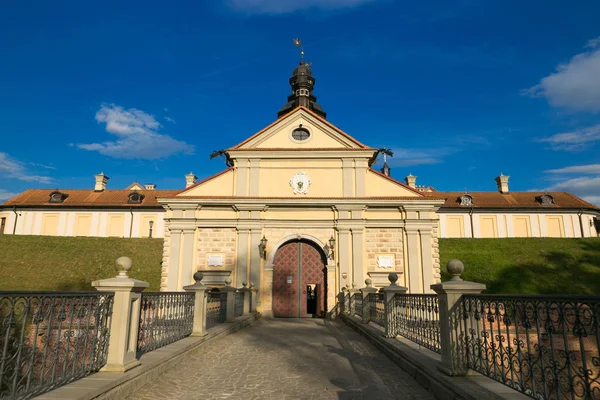 NESVIZH, BELARUS - 20 mai 2017 : Château médiéval de Nesvizh, région de Minsk, Biélorussie . — Photo