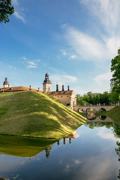 NESVIZH, BELARUS - May 20, 2017: Medieval castle in Nesvizh, Minsk Region, Belarus. — Stock Photo, Image