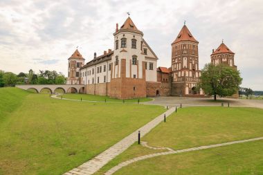 Mir, Belarus - 20 Mayıs 2017: Mir Minsk region - Beyaz Rusya'nın tarihsel miras kalede. UNESCO dünya mirası. Beyaz Rusya üzerinde seyahat