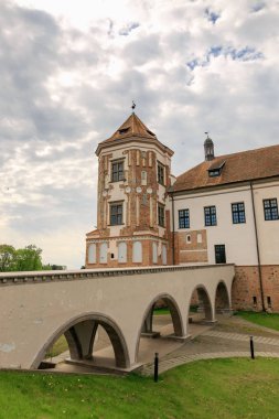 Mir, Belarus - 20 Mayıs 2017: Mir Minsk region - Beyaz Rusya'nın tarihsel miras kalede. UNESCO dünya mirası. Beyaz Rusya üzerinde seyahat