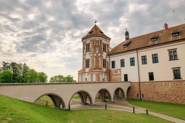 Mir, Belarus - 20 Mayıs 2017: Mir Minsk region - Beyaz Rusya'nın tarihsel miras kalede. UNESCO dünya mirası. Beyaz Rusya üzerinde seyahat
