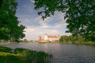 Mir, Belarus - 20 Mayıs 2017: Mir Minsk region - Beyaz Rusya'nın tarihsel miras kalede. UNESCO dünya mirası. Beyaz Rusya üzerinde seyahat