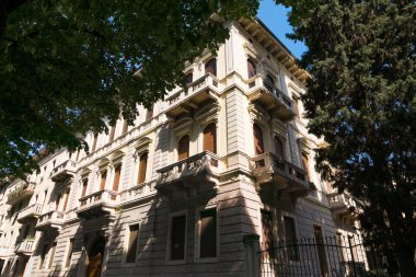 Verona, İtalya - 17 Ağustos 2017: Verona sokak binada güzel cephe.