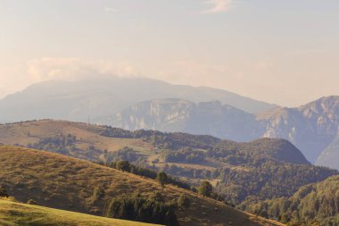 İtalya'nın dağlarında panoramik manzara.