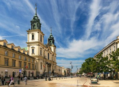 Varşova, Polonya - 2 Ağustos 2017: Mimarlık ve Varşova 'da Yeni Dünya.