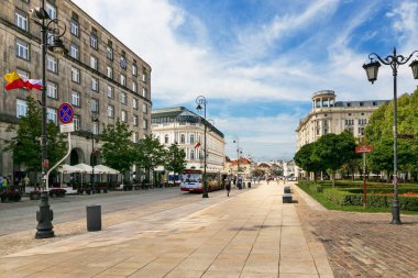 Varşova, Polonya - 2 Ağustos 2017: Mimarlık ve Varşova 'da Yeni Dünya.
