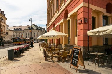 Varşova, Polonya - 2 Ağustos 2017: Mimarlık ve Varşova 'da Yeni Dünya.