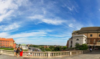 Varşova, Polonya - 2 Ağustos 2017: Mimarlık ve Varşova 'da Yeni Dünya.