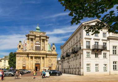 Varşova, Polonya - 2 Ağustos 2017: Mimarlık ve Varşova 'da Yeni Dünya.