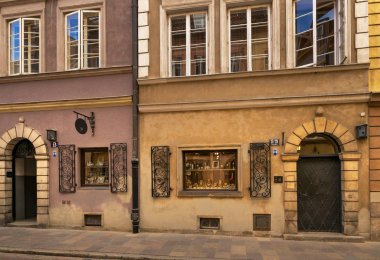 Varşova, Polonya - 2 Ağustos 2017: Mimarlık ve Varşova 'da Yeni Dünya.