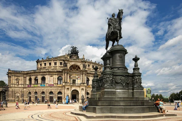 Dresden, Almanya - 4 Ağustos 2017: Zwinger Dresden en iyi müze Kalesi olduğunu. — Stok fotoğraf