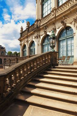 Dresden, Almanya - 4 Ağustos 2017: Zwinger - son Alman Barok, 18. yüzyılın başlarında kuruldu. Dört muhteşem saray binasından oluşan bir kompleks.