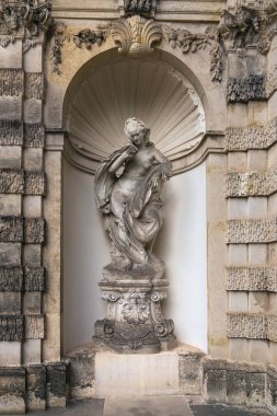 Dresden, Almanya - 4 Ağustos 2017: Zwinger - son Alman Barok, 18. yüzyılın başlarında kuruldu. Dört muhteşem saray binasından oluşan bir kompleks.