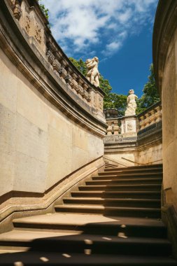 Dresden, Almanya - 4 Ağustos 2017: Zwinger - son Alman Barok, 18. yüzyılın başlarında kuruldu. Dört muhteşem saray binasından oluşan bir kompleks.