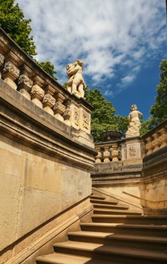 Dresden, Almanya - 4 Ağustos 2017: Zwinger - son Alman Barok, 18. yüzyılın başlarında kuruldu. Dört muhteşem saray binasından oluşan bir kompleks.