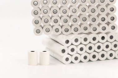 Beyaz bir arka plan üzerinde Yazar kasa teyp