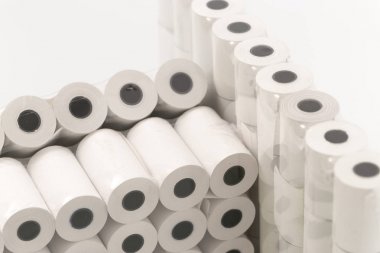 Beyaz bir arka plan üzerinde Yazar kasa teyp