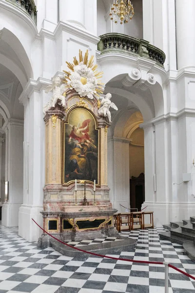 Dresden, Germany - August 4, 2017: Dresden Hofkirche Catholic co — 스톡 사진