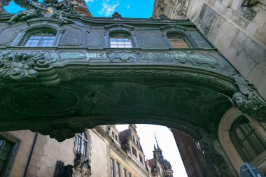 Dresden, Almanya - 4 Ağustos 2017: Zwinger - son Alman Barok, 18. yüzyılın başlarında kuruldu. Dört muhteşem saray binasından oluşan bir kompleks.