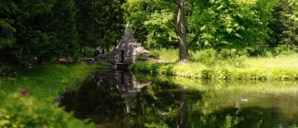 Petersburg, Russie - 29 juin 2017 : The Magic Pond Tsarskoye Selo, Russie . — Photo