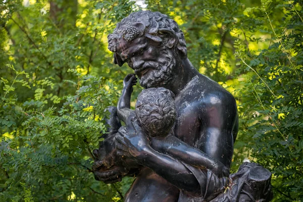 Petersburg, Rússia - 29 de junho de 2017: Katherine 's Palace hall em Tsarskoe Village. escultura. — Fotografia de Stock