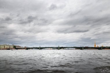 Petersburg, Rusya - 30 Haziran 2017: Panoramik şehir Neva Nehri.