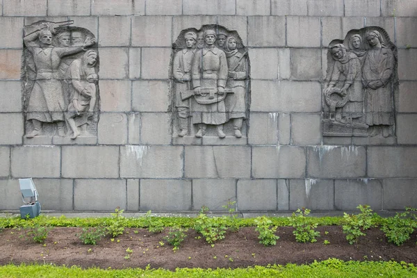 Petersburg, Ryssland - 2 juli 2017: Piskaryovskoye memorial cemetery. Plats av massgravar av offren för belägringen av Leningrad och soldater. — Stockfoto