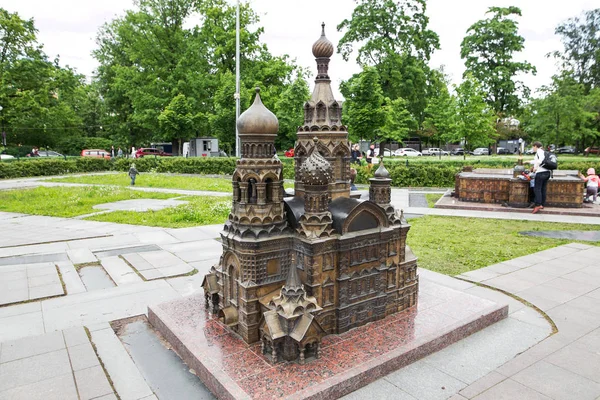 Petersburg, Russia - July 2, 2017: Petersburg in miniature is on the Hare Island in the Alexander Park. — Stock Photo, Image