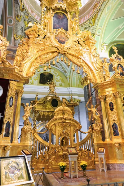 Petersburg, Russia - July 2, 2017: Interior Peter and Paul Cathedral in Peter and Paul Fortress. — Stock Photo, Image