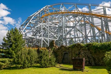 Petersburg, Rusya - 2 Temmuz 2017: Divo-ada. Eğlence Parkı ve eğlence. Bölge Primorsky zafer Parkı üzerinde yer alan.
