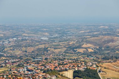 San Marino, San Marino - 10 Ağustos 2017: Yerel çevrenin panoramik görünüm.